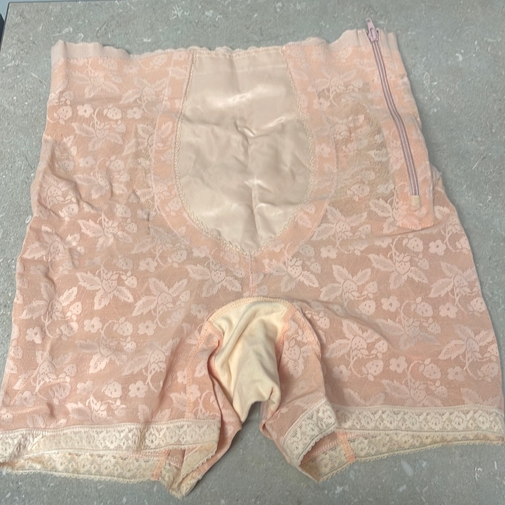 NWOT GABRIALLA MATERNITY support Girdle size M